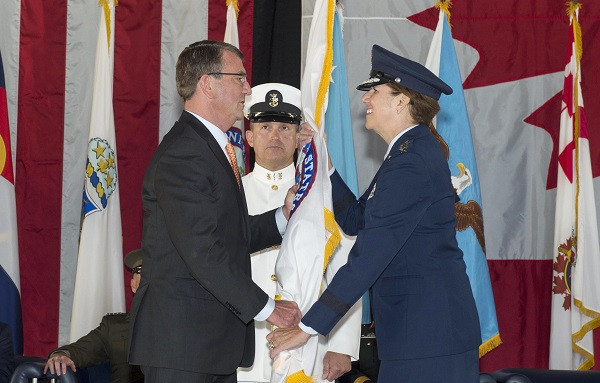 EEUU Comando Norte NORAD GenLori J  Robinson USDepDefense
