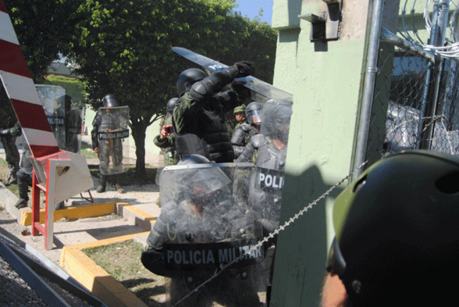 Foto Sedena facilita a PM de moderno equipo antimotines2