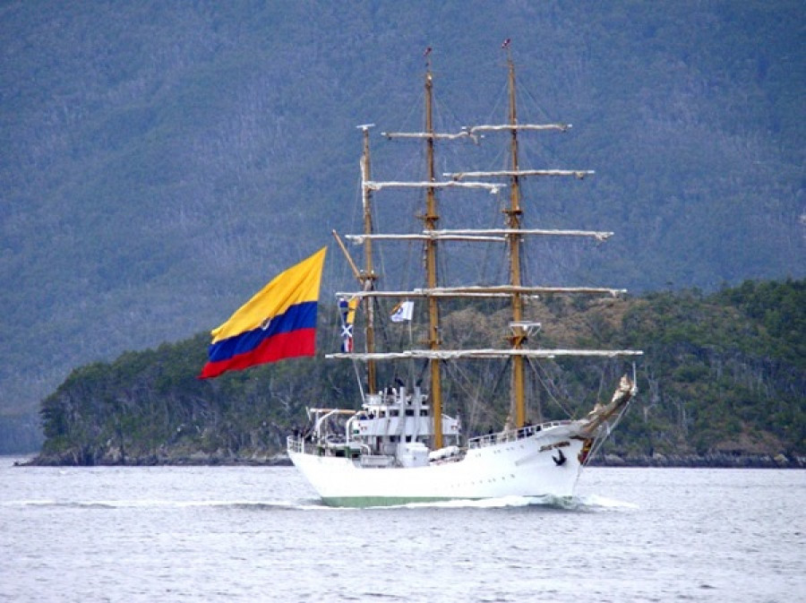 Colombia ARC Gloria ArmadaNacColombia