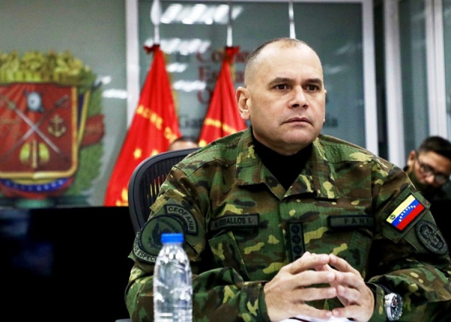 El almirante Remigio Ceballos, cuando era comandante del Ceofanb. Foto: Comando Estratégico Operacional