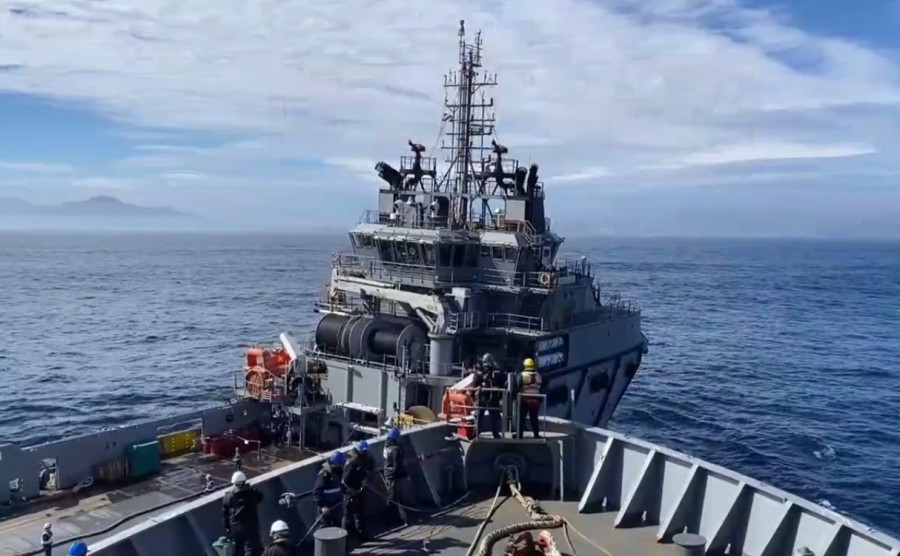 La actividad permite poner en práctica la destreza necesaria para el procedimiento de remolque. Imagen: Armada de Chile