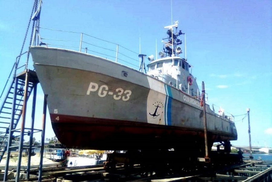 El Albatros PG-33 en la maniobra de varada. Foto: Ucocar