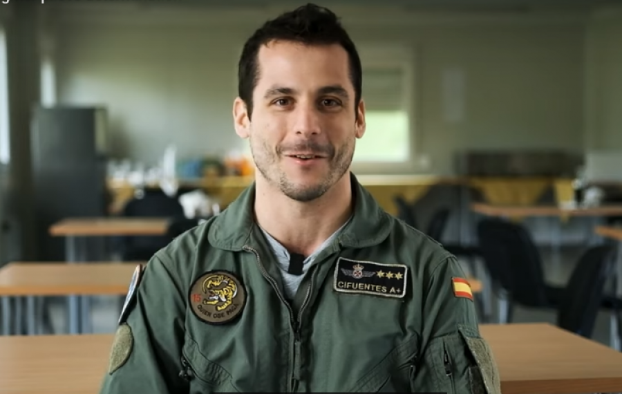 Piloto español de F-18 Antonio Cifuentes. Foto: OTAN