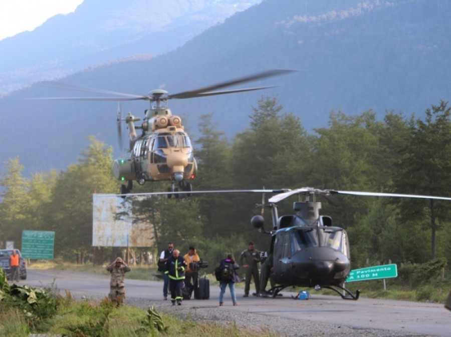 Helicópteros de la FACh y el Ejército brindan ayuda ante un aluvión en el sur el año 2017. Foto: Ejército de Chile