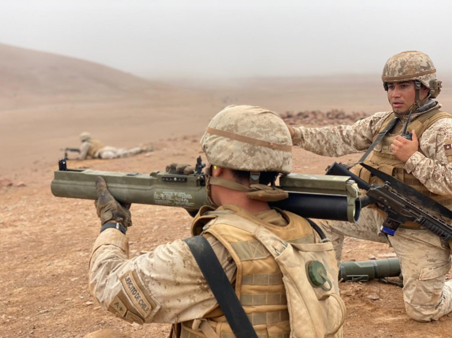 Instrucción de tiro con el lanzacohetes M72. Foto; Ejército de Chile