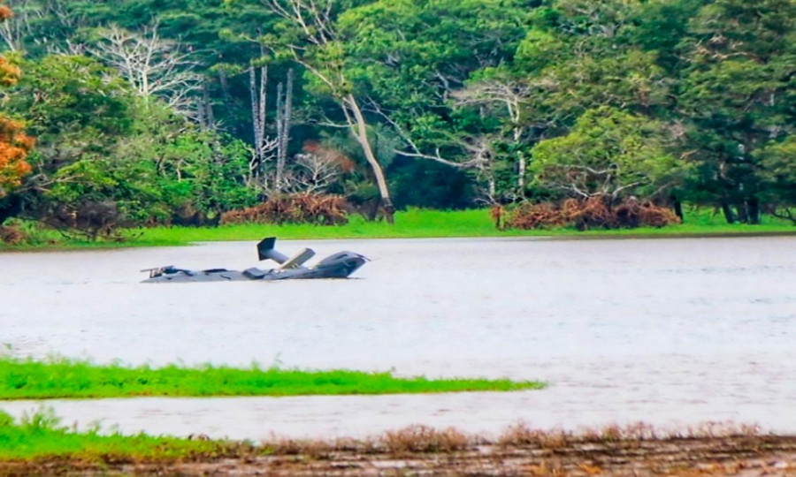 O Pantera K2 HM-1 EB 2021 submerso em uma área alagada próximo ao rio Paraná do Careiro, na região de Comunidade Nossa Senhora de NazaréAM