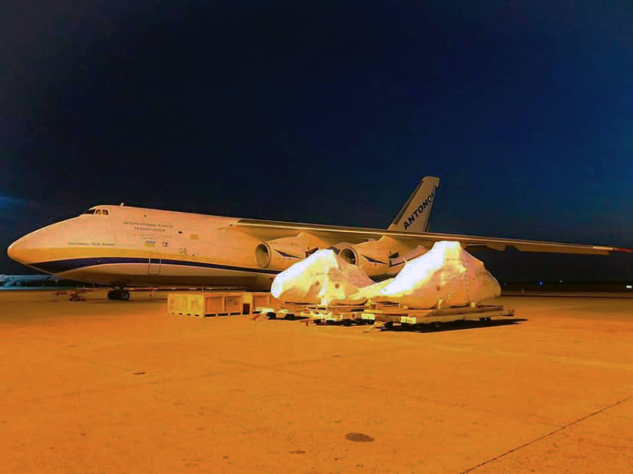 Os dois AW119Kx e o An-124. Foto: Viracopos International AirportLeonardo