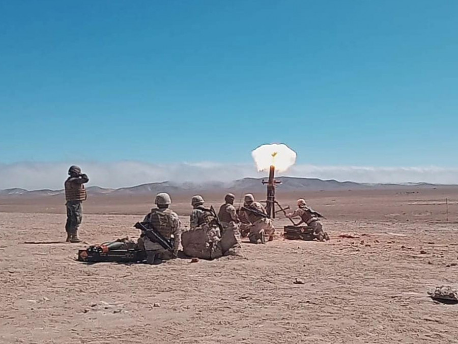 Disparo de pieza de mortero Soltam de 120 mm. Foto: Ejército de Chile