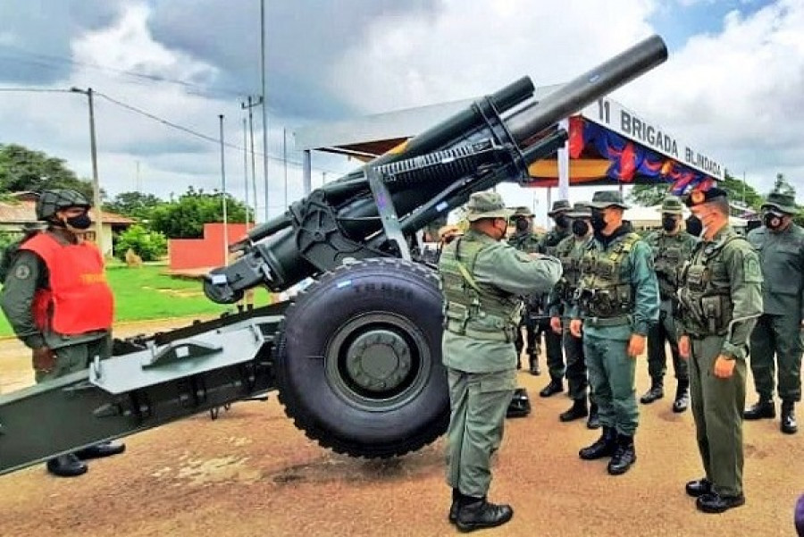 Obús M114A1 recién recuperado. Foto: Prensa FANB