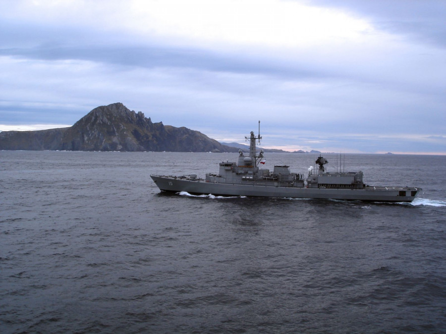 Fragata multipropósito clase M FF-15 Almirante Blanco en el Cabo de Hornos. Foto: Armada de Chile