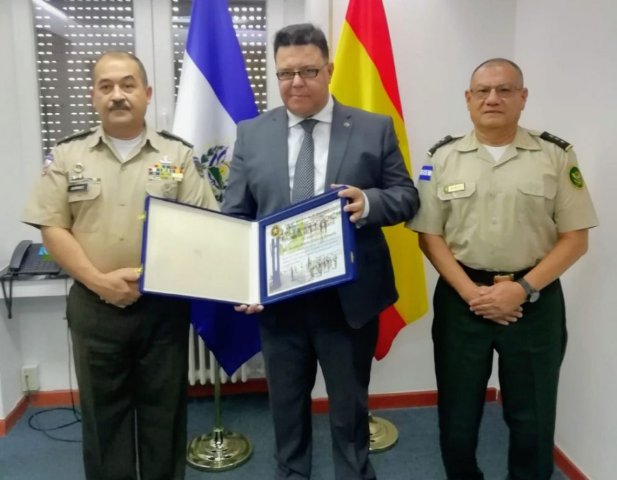 Acto de reconocimiento. Foto: Embajada de El Salvador en España