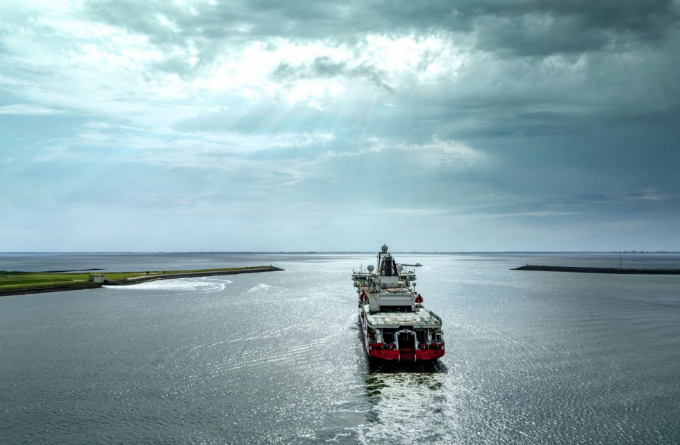 El rompehielos Nuyina zarpando hacia Australia. Foto: Damen