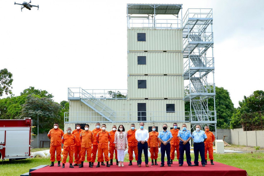 Estados Unidos donó una torre de entrenamiento de Bomberos en El Salvador. Foto: Embajada de los Estados Unidos en El Salvador.