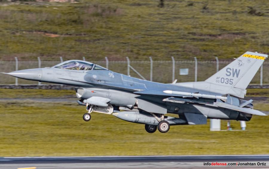 Cazas F-16 de la USAF en Colombia. Fotos: Jonahtan Ortiz para Infodefensa.com