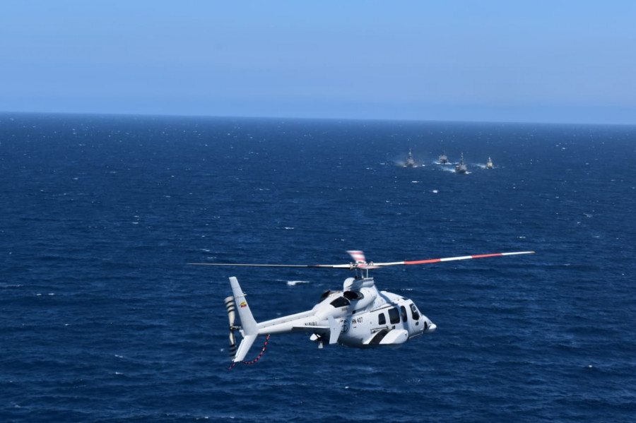 Helicóptero Bell-230. Foto: Armada del Ecuador