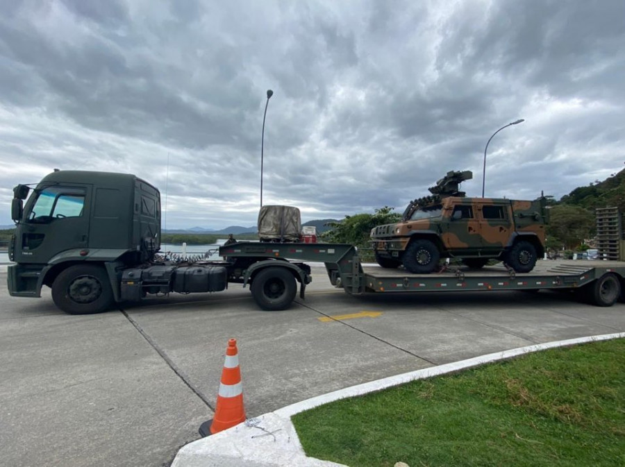 Iveco LMV. Imagens: EB