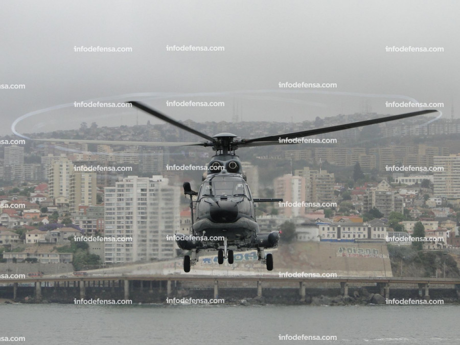 Helcóptero de transporte Airbus AS332 L Super Puma. Foto referencial: Nicolás García