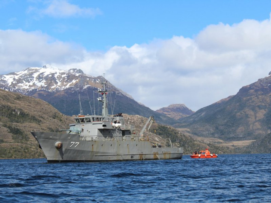 Patrullero de servicios hidrográficos PSH-77 Cabrales operando en los canales australes. Foto: Armada de Chile