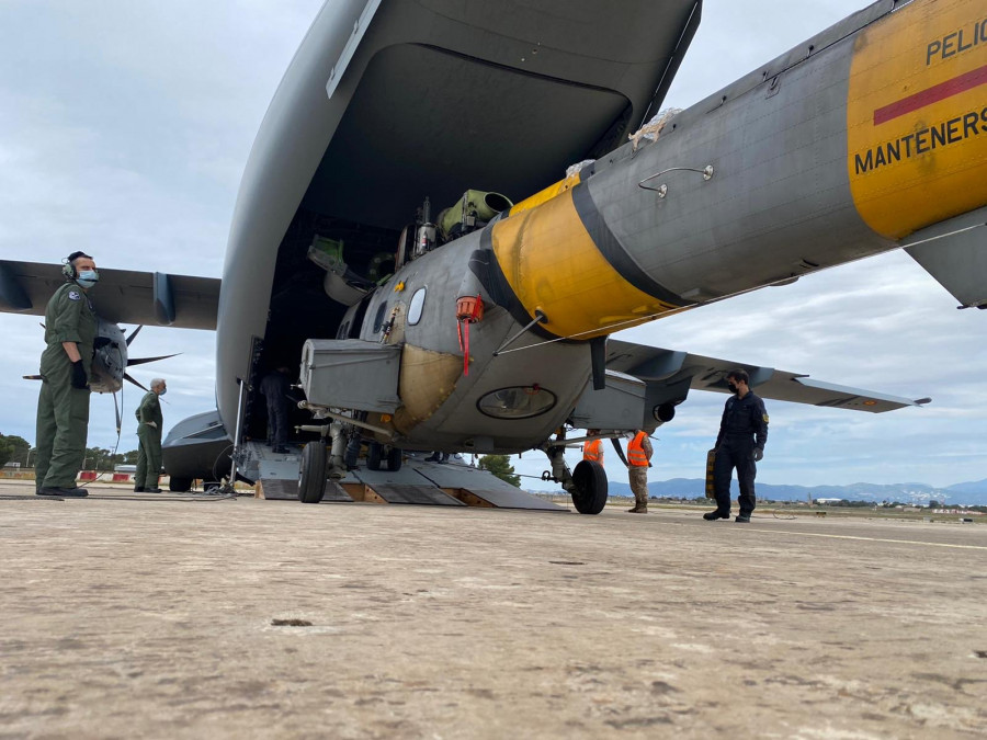 Pruebas de embarque del Super Puma en el avión A400M. Foto: Ejército del Aire
