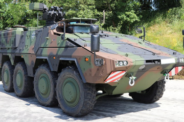 Blindado 8x8 Boxer. Foto: Artec