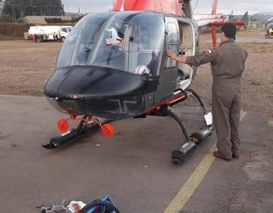 El Bell UH-57B Jet Ranger aterrizó de emergencia tras el serio incidente. Foto: Armada de Chile