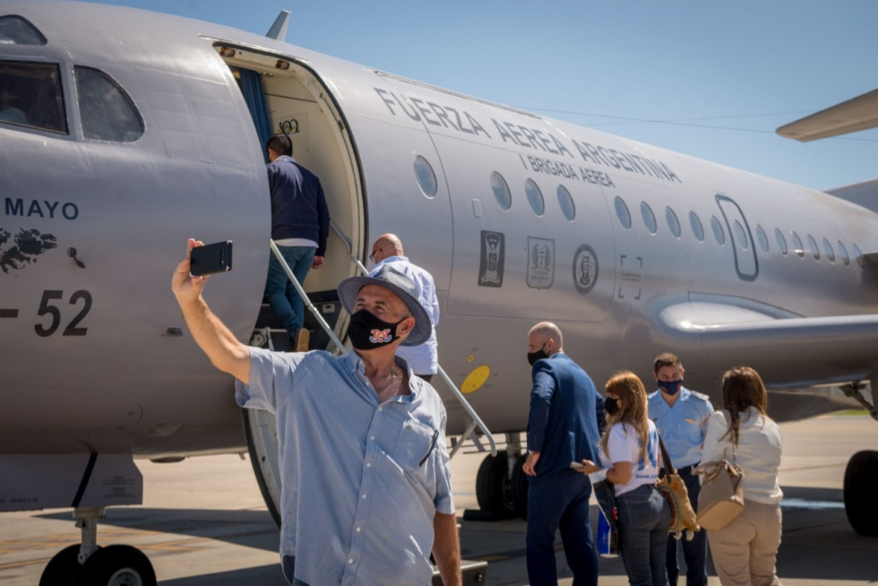 Vuelo inaugural de la nueva ruta aérea. Foto: Ministerio de Defensa.