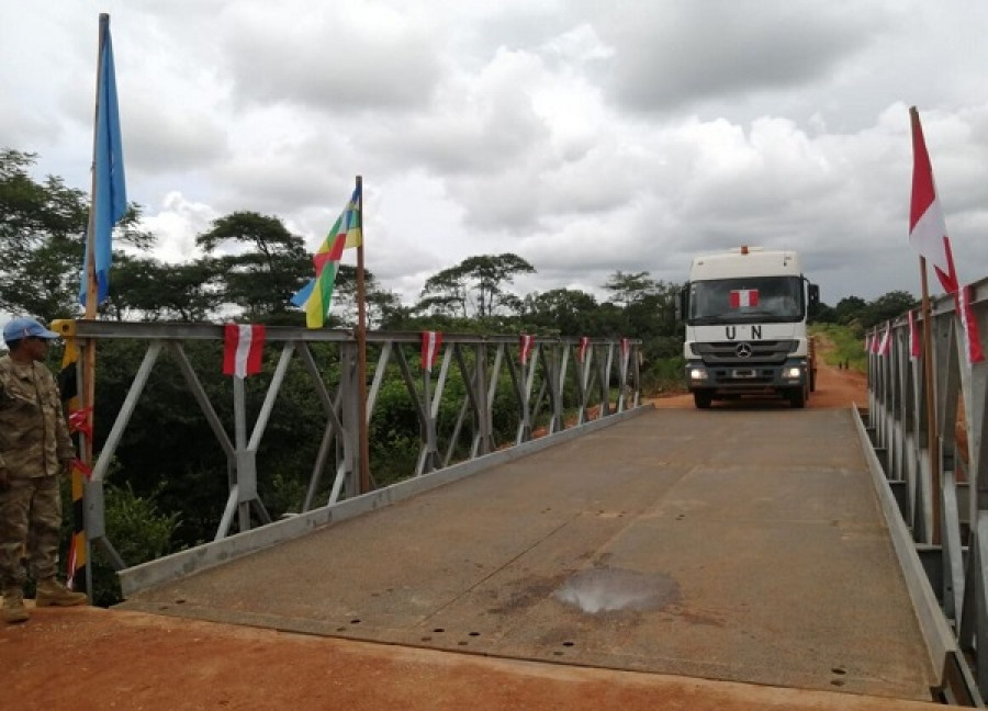 Puente construido por la Compañía de Ingeniería Perú en la República Centroafricana. Foto: Andina