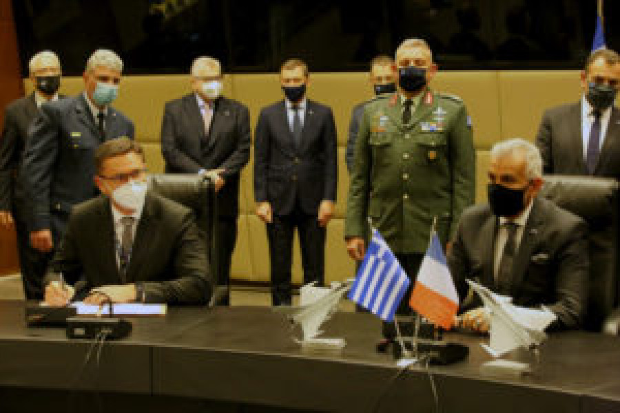 Firma del acuerdo entre MBDA y la Fuerza Aérea de Grecia. Foto: MBDA