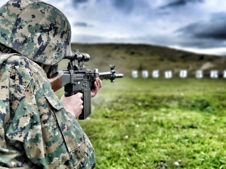 Práctica de tiro con el fusil SIG 510-4 de 7,62 x 51 mm. Foto: Ejército de Chile