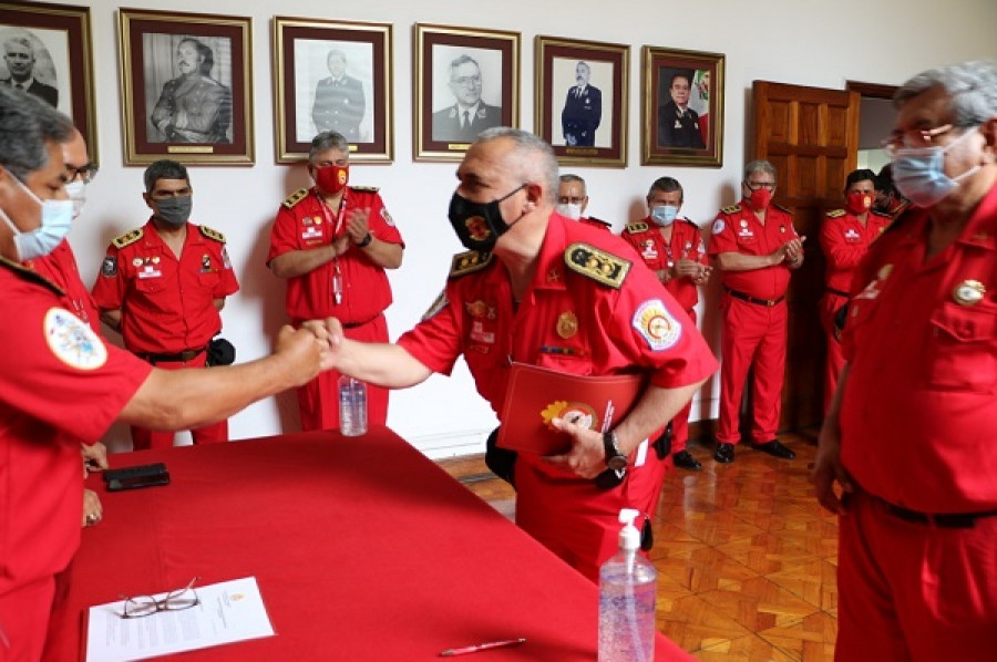 Brigadier general Luis Ponce, nuevo comandante general de los bomberos. Foto: Cuerpo General de Bomberos Voluntarios del Perú