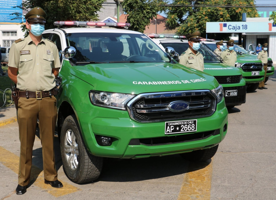 Ceremonia de entrega de los nuevos vehículos policiales. Foto: Intendencia de O'Higgins