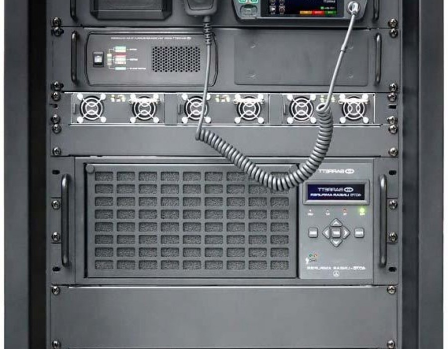 Transmisor de alta potencia Barrett 4075. Foto: Barrett Communications