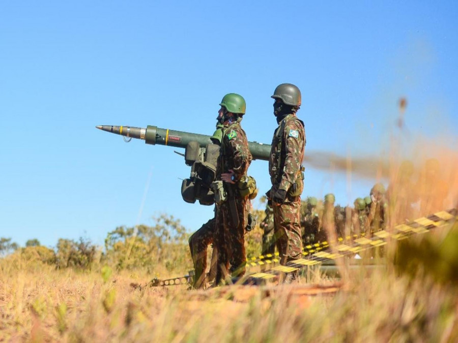 Disparo de MANPADS RBS 70 del 2º Bia AAAe. Foto: Ejército Brasileño