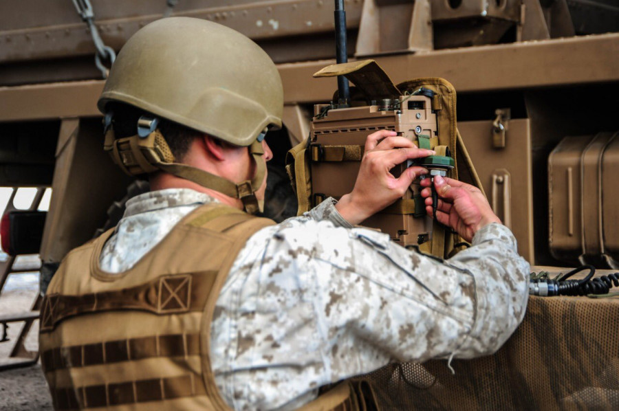 Efectivo del Arma de Telecomunicaciones. Foto: Ejército de Chile