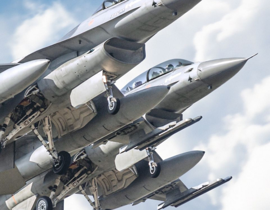 Parte del poder aéreo de la FACh está en los Grupos 3, 7 y 8 con los F-16. Foto: Alfredo Vera