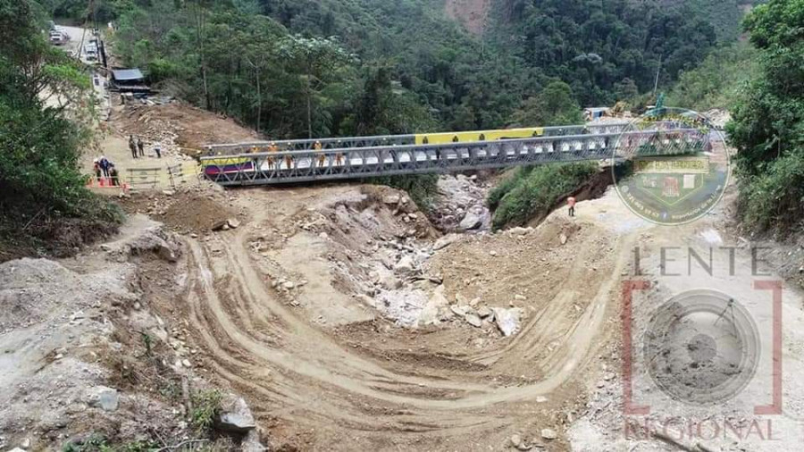 Instalación del puente por parte del ejército Colombiano. Foto: Ejército Colombiano