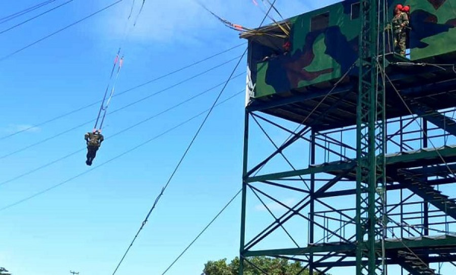 Torre de salto del Centro de Adiestramiento de Combate y Operaciones Aerotransportadas. Foto: Ejército de Venezuela