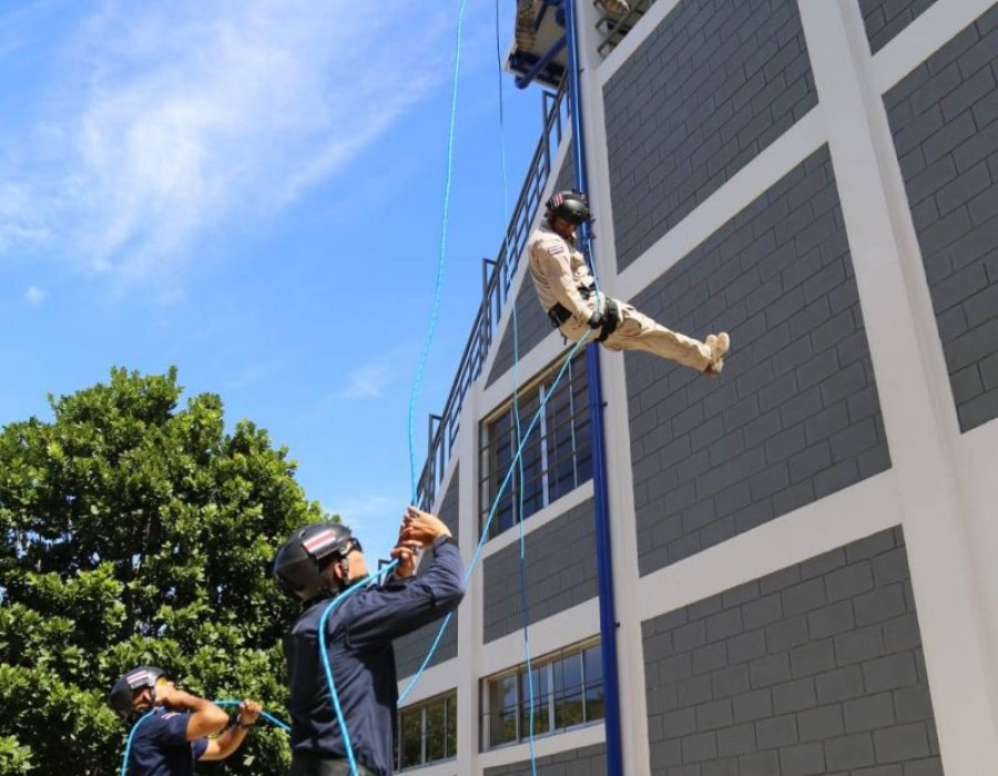 Nueva torre de práctica de rapel en la academia policial. Foto: Ministerio de Seguridad de Costa Rica