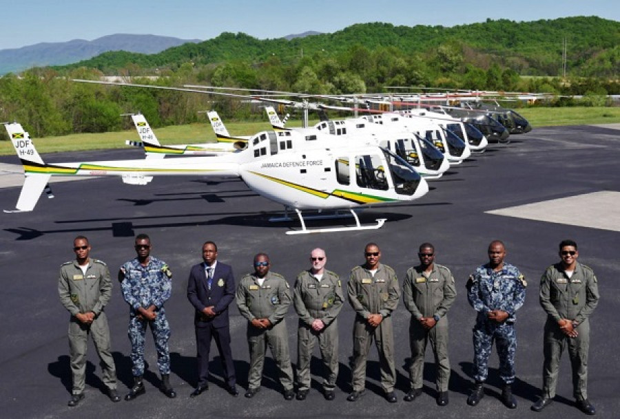 Entrega de los seis Bell 505 Jet Ranger X a la Fuerza de Defensa de Jamaica. Foto: Bell Textron
