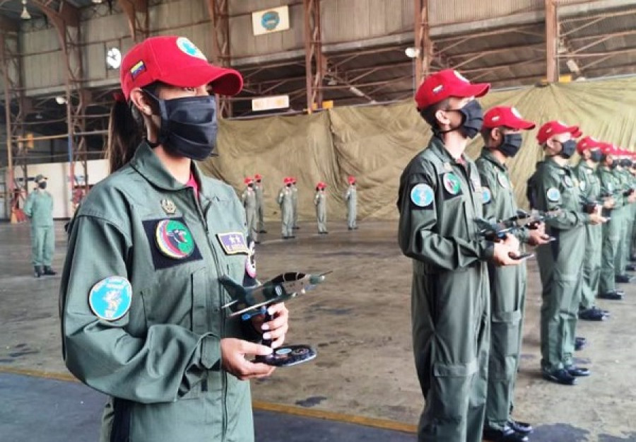Los nuevos pilotos de combate en el acto de reconocimiento. Foto: Aviación Militar de Venezuela