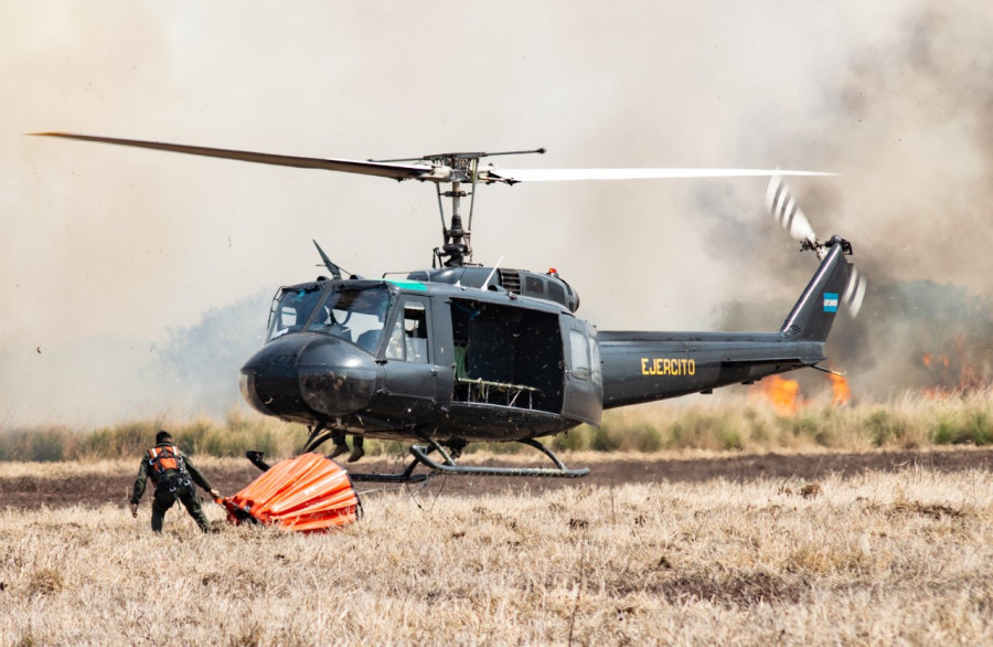 Tareas de la Aviación del Ejército en Santa Fe. Foto: Ministerio de Defensa.