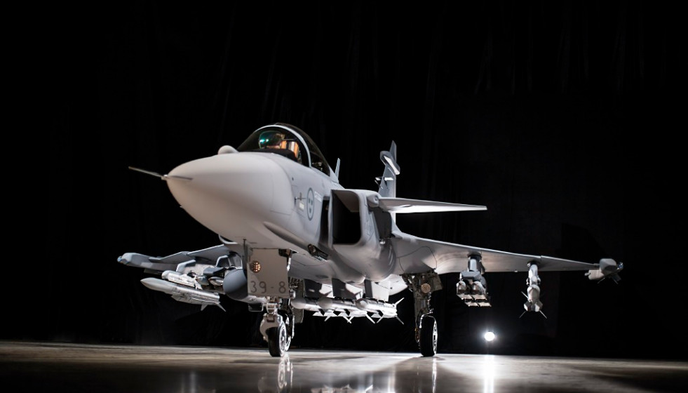 Caza Gripen F-39E. Fotos: InfodefensaRoberto CaiafaMinistério da Defesa