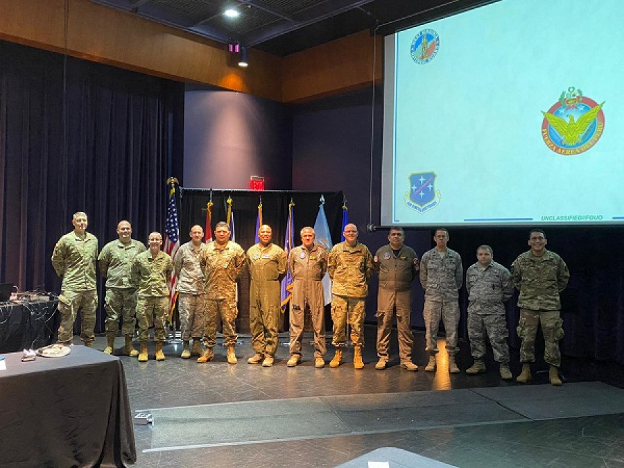 Asistentes a la Conferencia Anual de  del Programa de Asociación Estatal. Foto: Fuerza Aérea del Perú