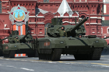 Carros de combate durante un desfile militar en Moscú. Foto: Ministerio de Defensa de Rusia