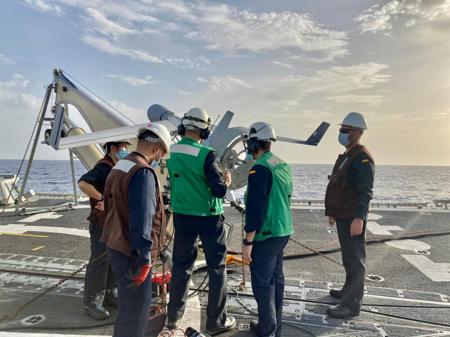 Despliegue del Scaneagle. Foto: Armada.