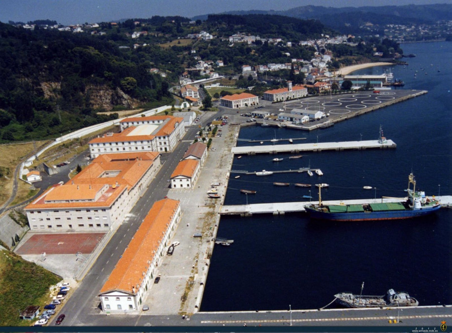Acto de jura de bandera en la Escuela de Especialidades de la Estación Naval de la Graña. Foto: Armada