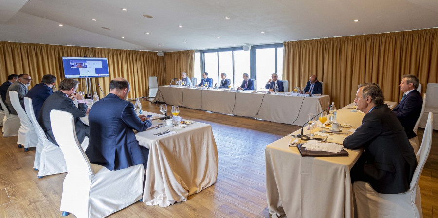 Reunión entre las empresas del sector aeronáutico y los agentes sociales. Foto: Tedae