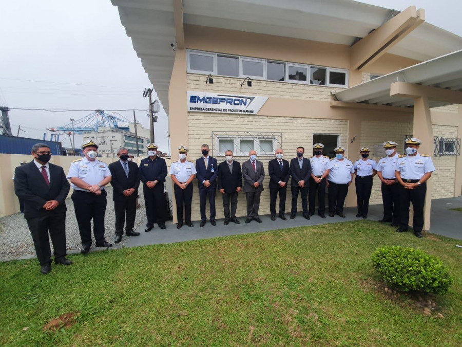 Autoridades realizam o descerramento da placa comemorativa da inauguração. Imagem: Itajaí ParticipaçõesMarinha do Brasil