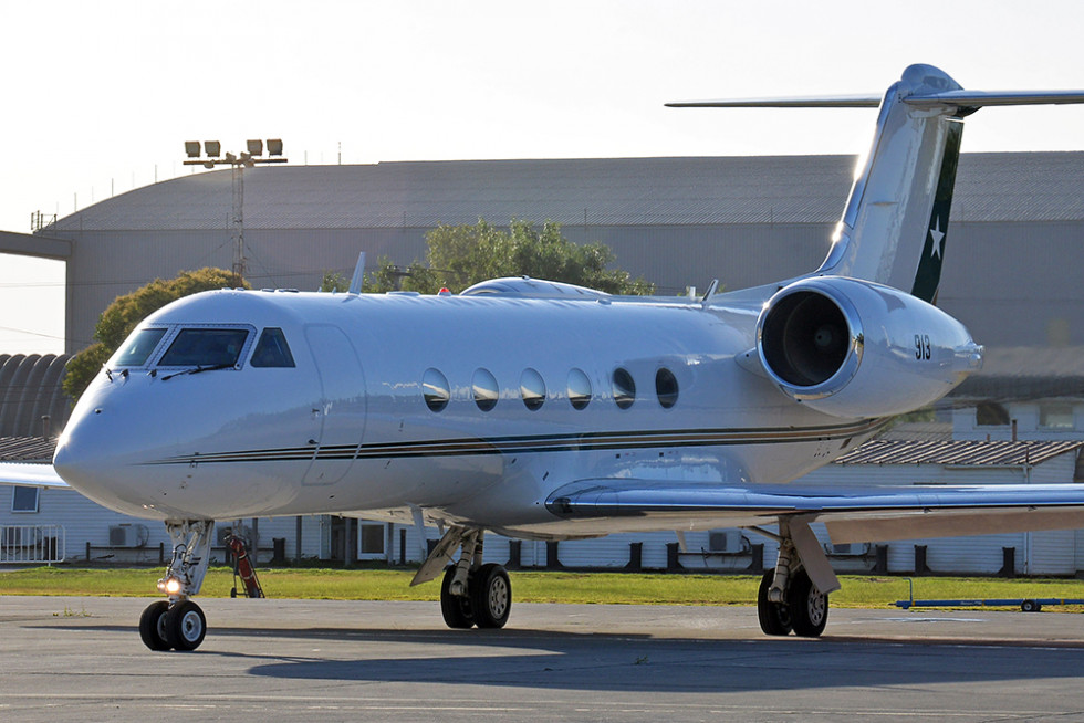 Los G-IV han trasladado vacunas de norte a sur, en la imagen, un Gufstream G-IV SP. Foto: FACh
