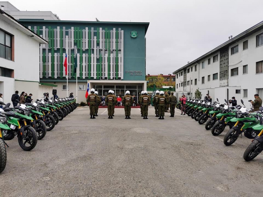 Ceremonia de entrega de parte de las 122 motos BMW G 310 GS: Foto: Gobernación de Talca